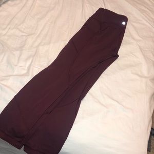 Burgundy / maroon lululemon leggings with pockets